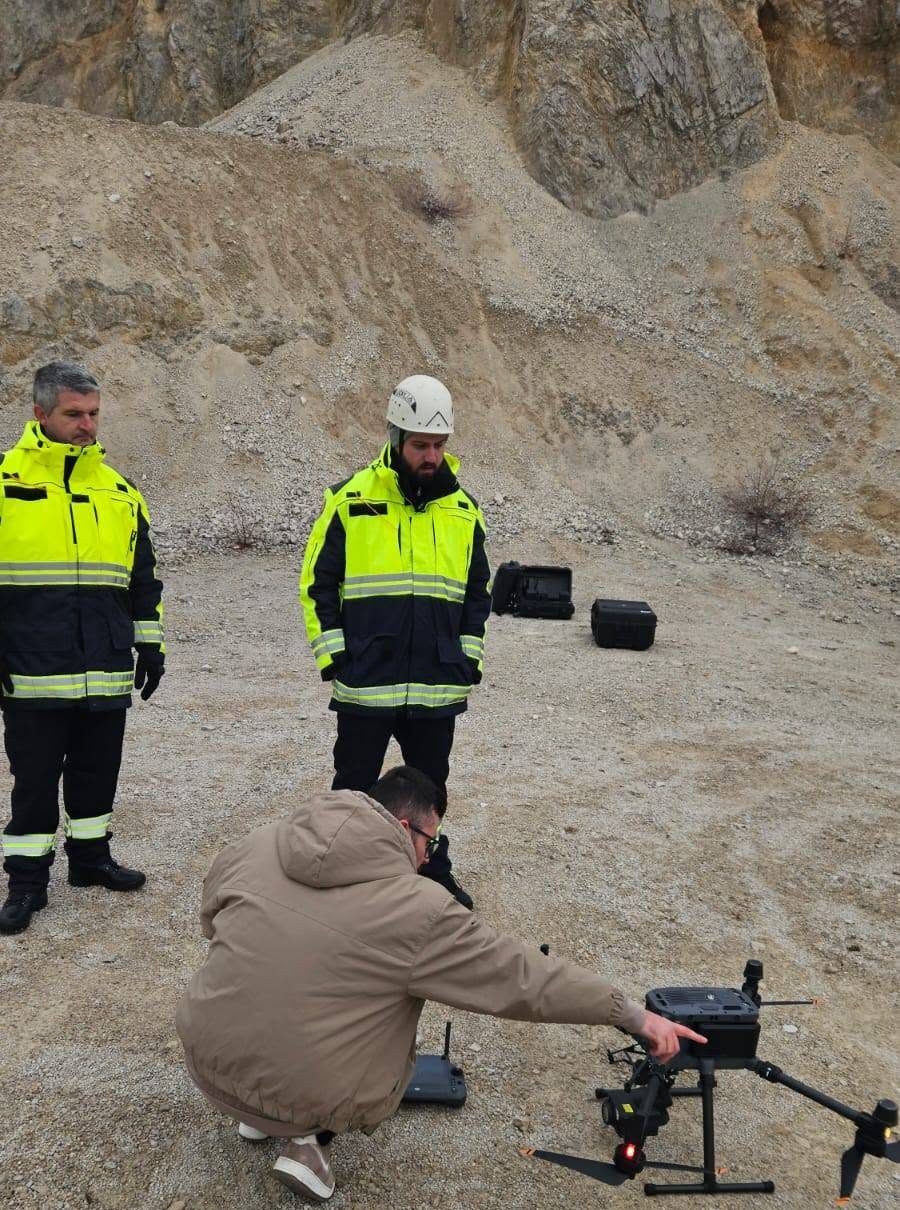Provjera prije polijetanja. Tačka polijetanja bira se izvan zone kretanja timova.